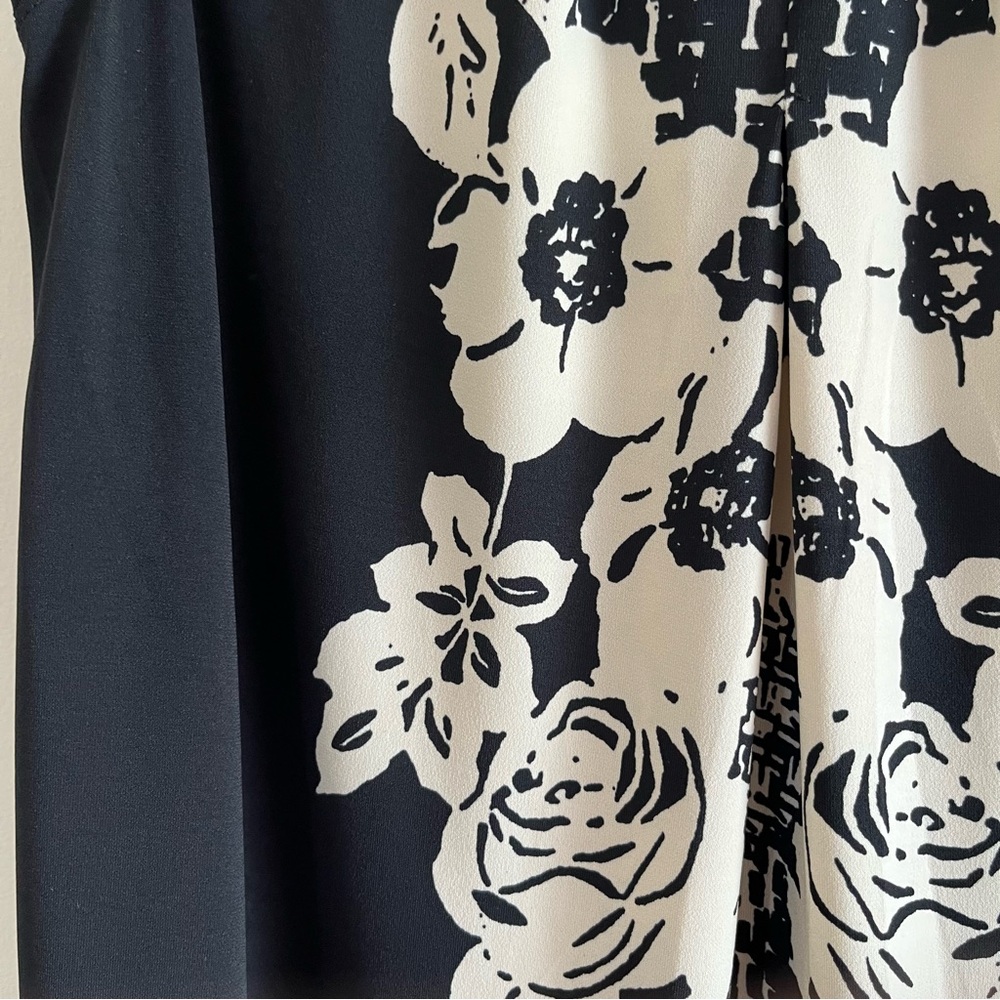 Elegant Black and cream Floral Dress - Picture 2 of 6